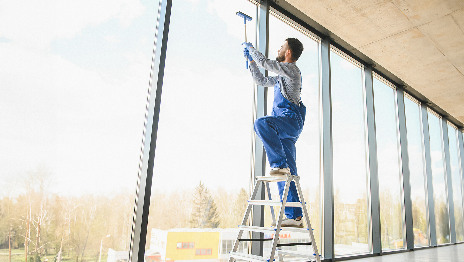 NeatandCleanHero_Images_Wide_F2